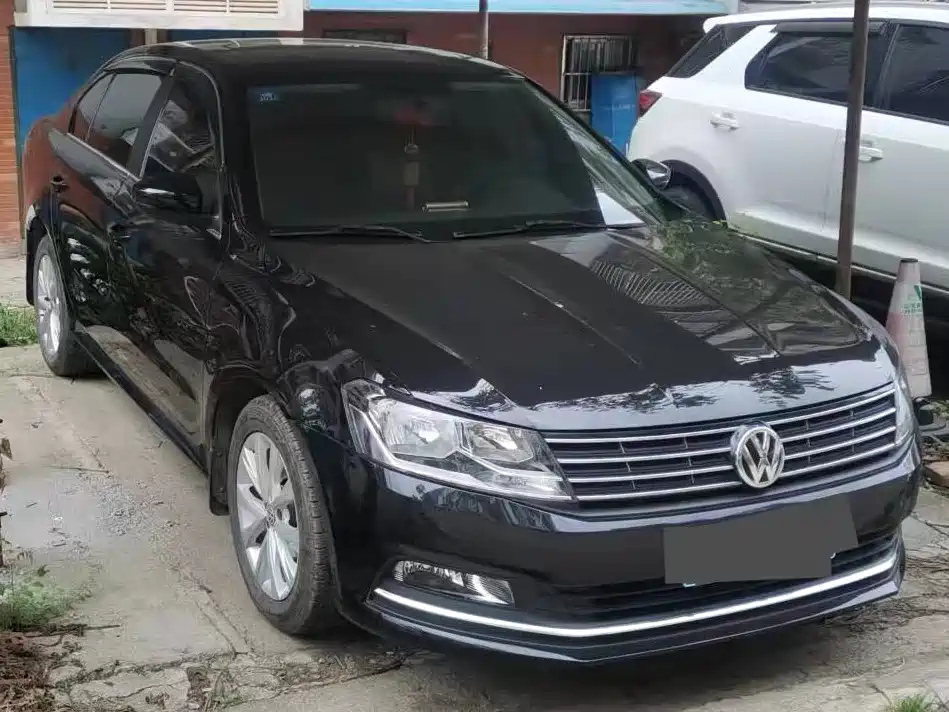VOLKSWAGEN LAVIDA 2016