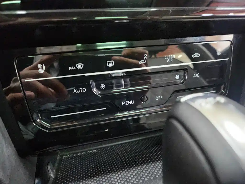 VOLKSWAGEN MAGOTAN 2023