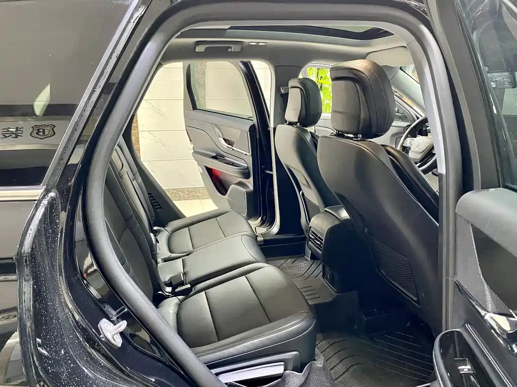 LINCOLN ADVENTURER 2022