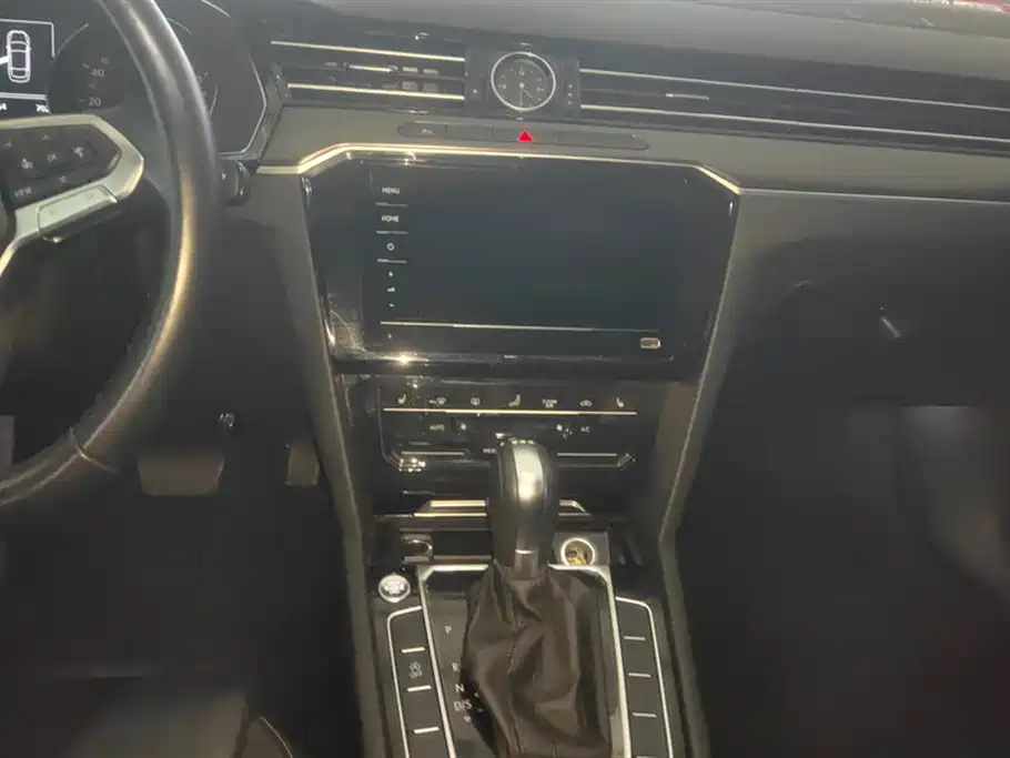 VOLKSWAGEN MAGOTAN 2020