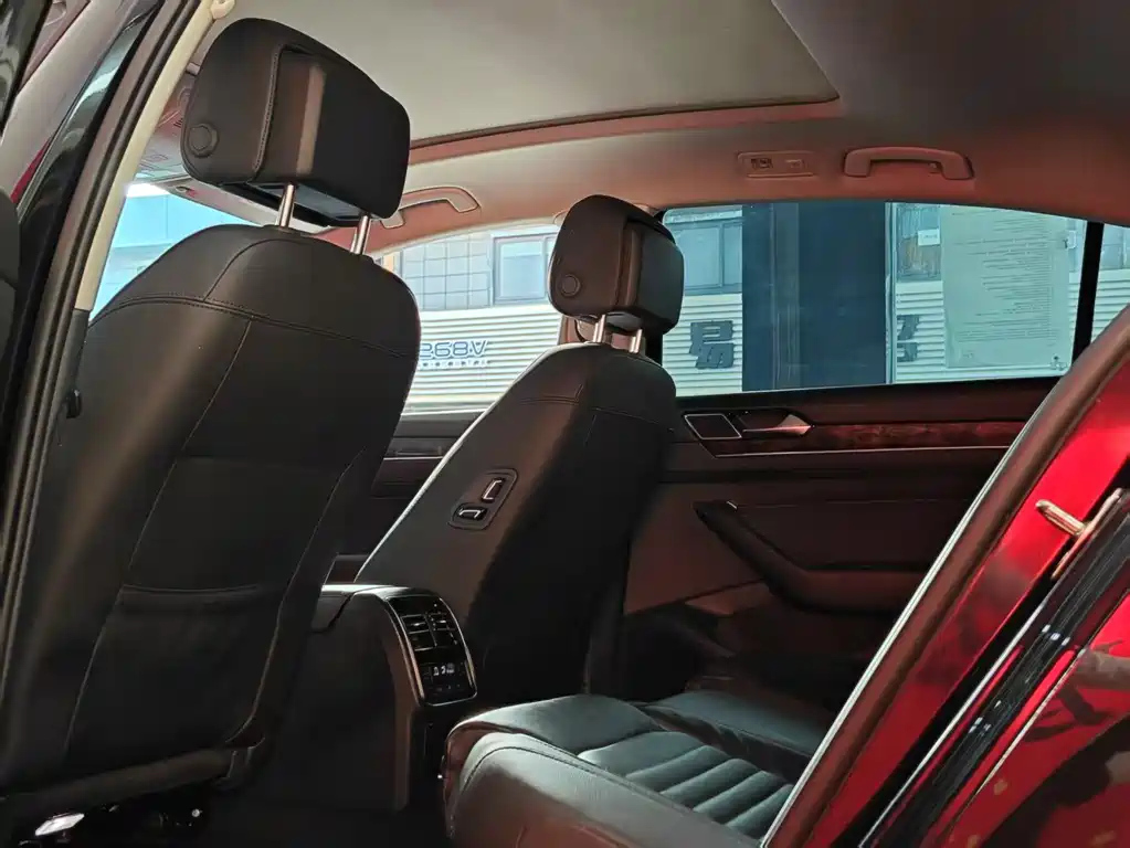 VOLKSWAGEN MAGOTAN 2019