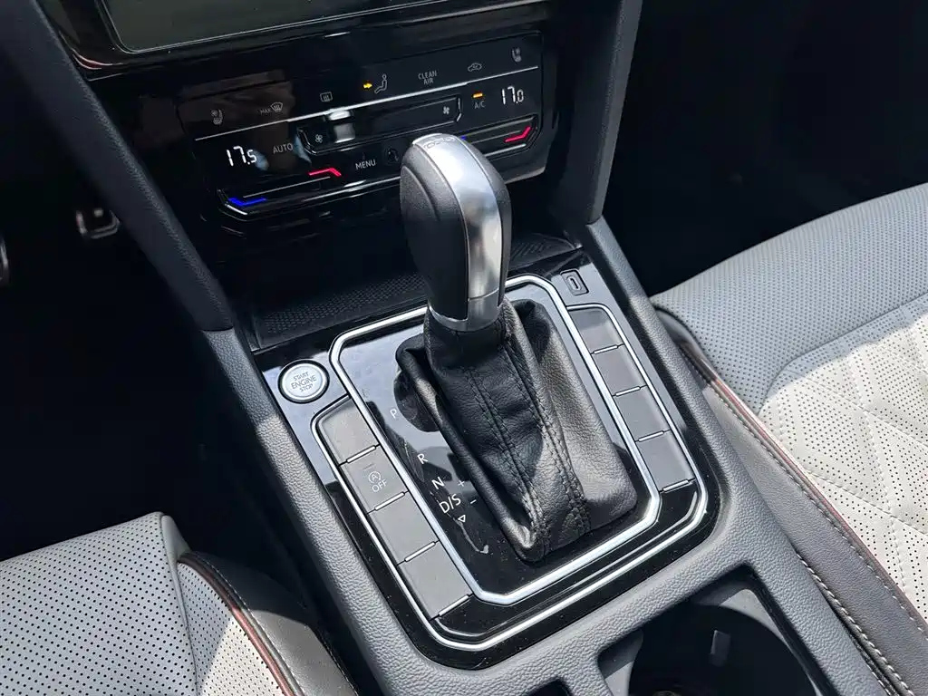 VOLKSWAGEN MAGOTAN 2023