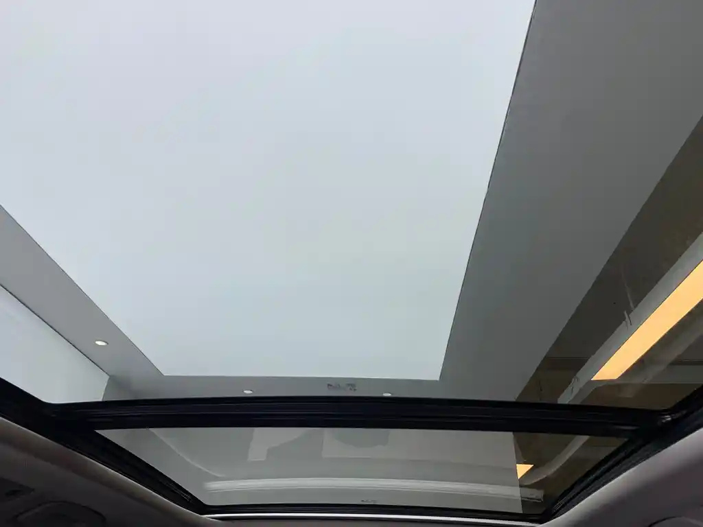 HONGQI HS5 2023