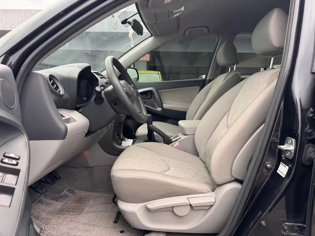 TOYOTA RAV4 RONGFANG 2011