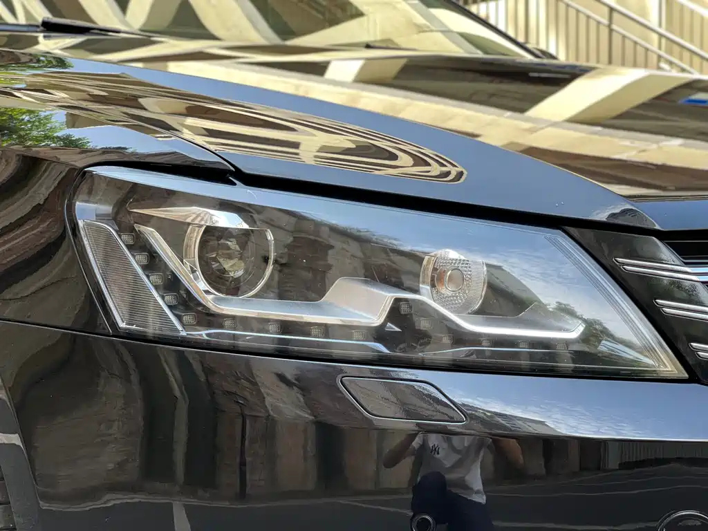 VOLKSWAGEN PASSAT 2014