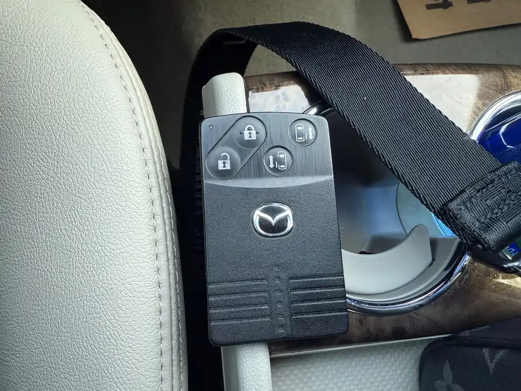 MAZDA 8 2013