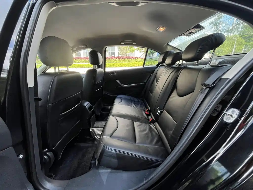 PEUGEOT 408 2013