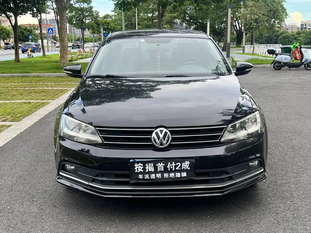 VOLKSWAGEN SAGITAR 2015