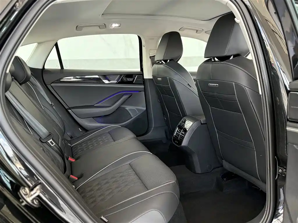 VOLKSWAGEN MAGOTAN 2024