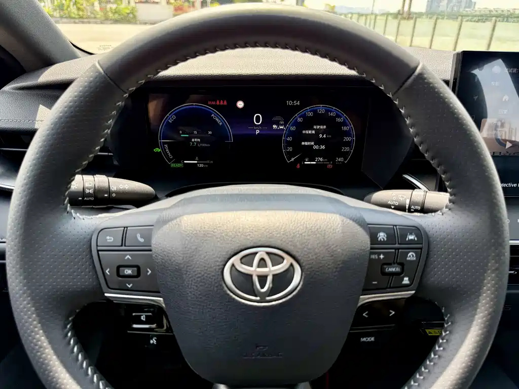TOYOTA CAMRY 2024