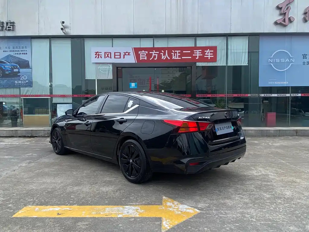 NISSAN TEANA 2022
