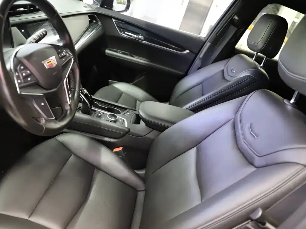 CADILLAC XT5 2021