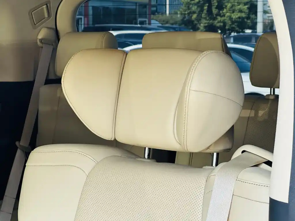 TOYOTA ALPHARD 2015