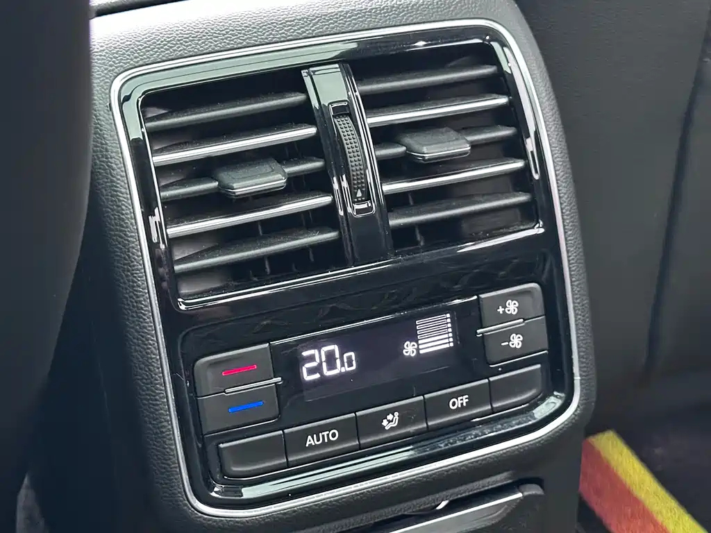 VOLKSWAGEN MAGOTAN 2017