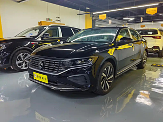 VOLKSWAGEN PASSAT 2025