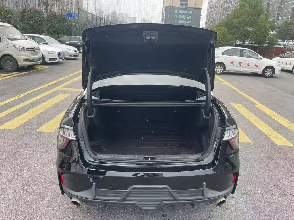 LYNK&CO 03 2018