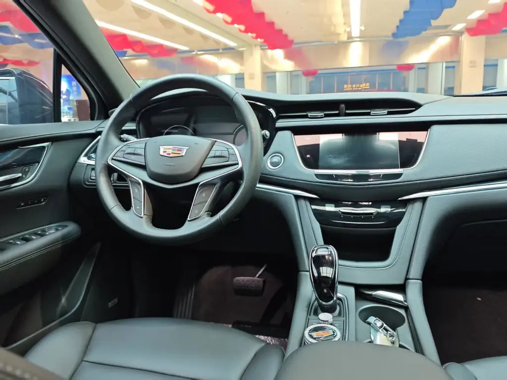 CADILLAC XT5 2023