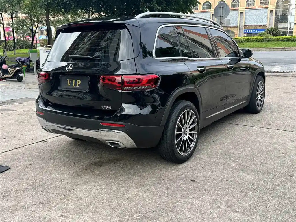 MERCEDES BENZ GLB 2023