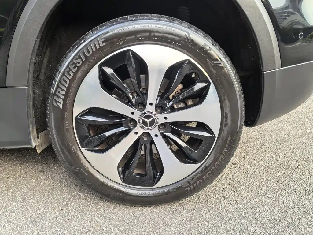 MERCEDES BENZ GLB 2023