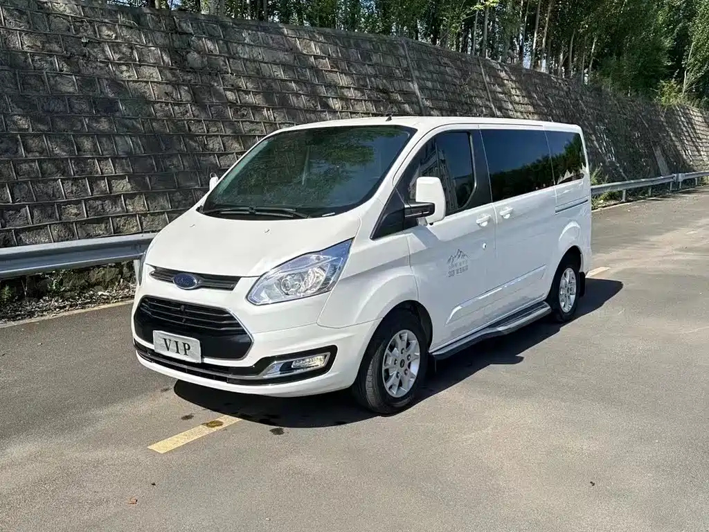FORD TOUREO 2017
