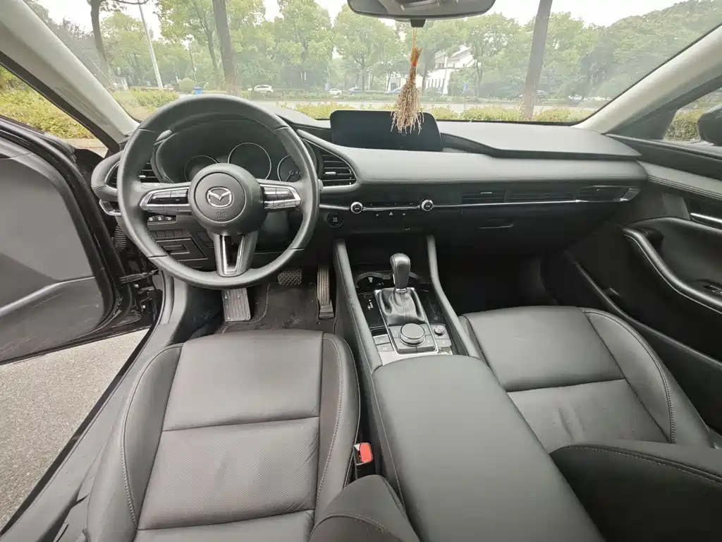MAZDA 3 AXELA 2023