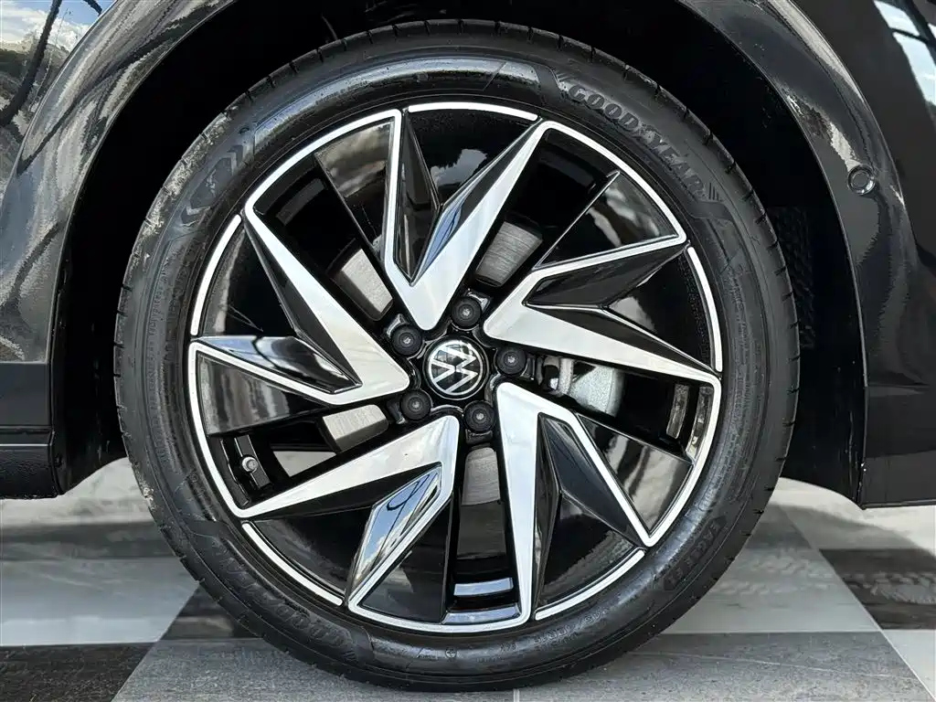 VOLKSWAGEN MAGOTAN 2024