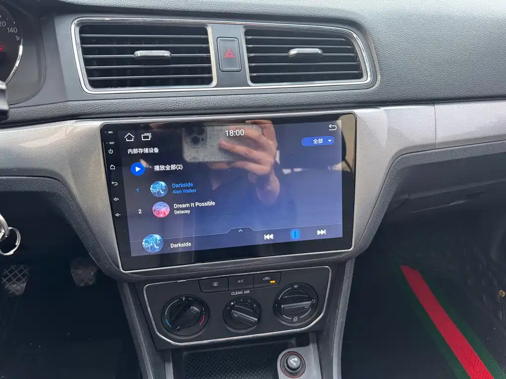 VOLKSWAGEN LAVIDA 2015
