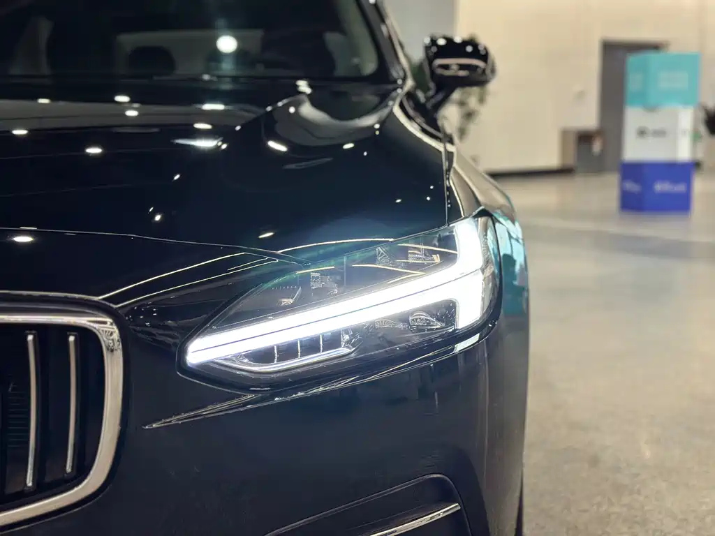VOLVO S90 2020