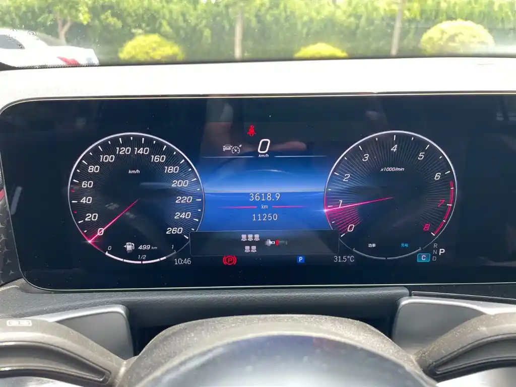 MERCEDES BENZ GLB 2024