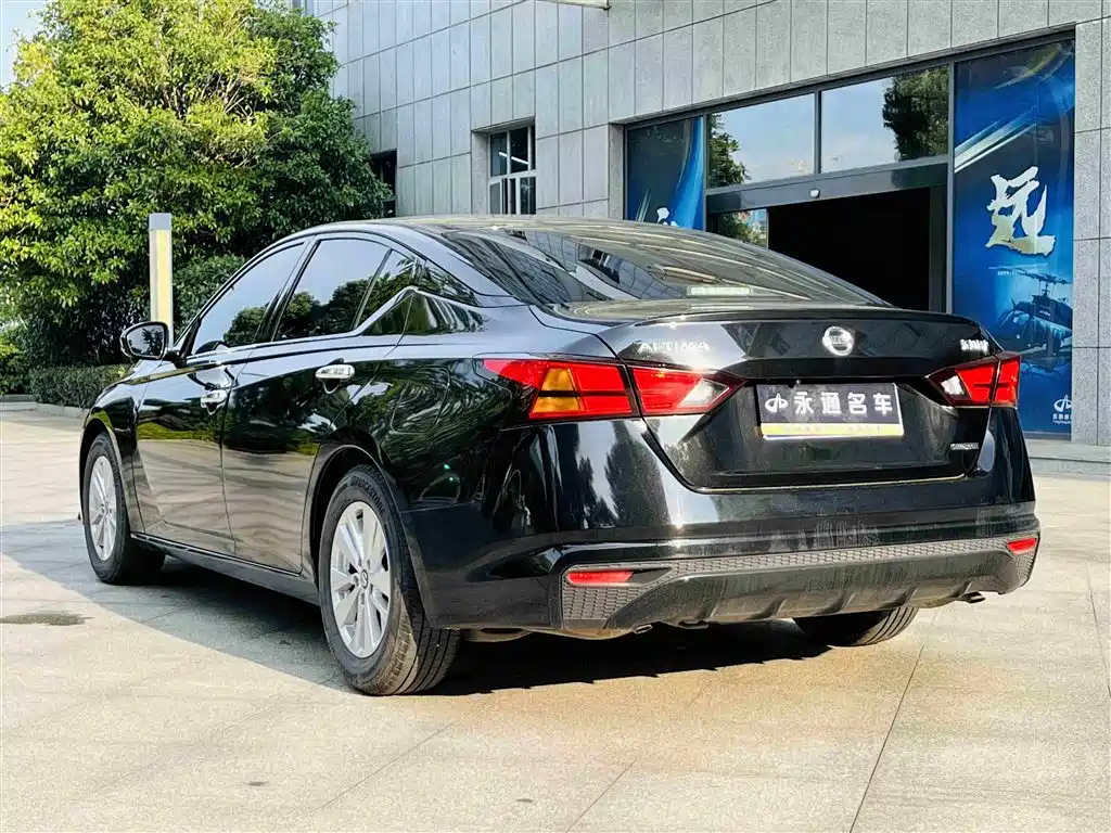 NISSAN TEANA 2022