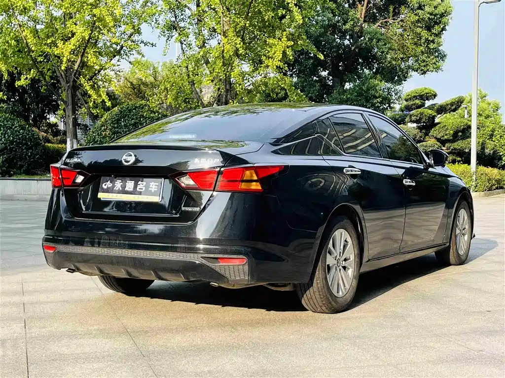 NISSAN TEANA 2022