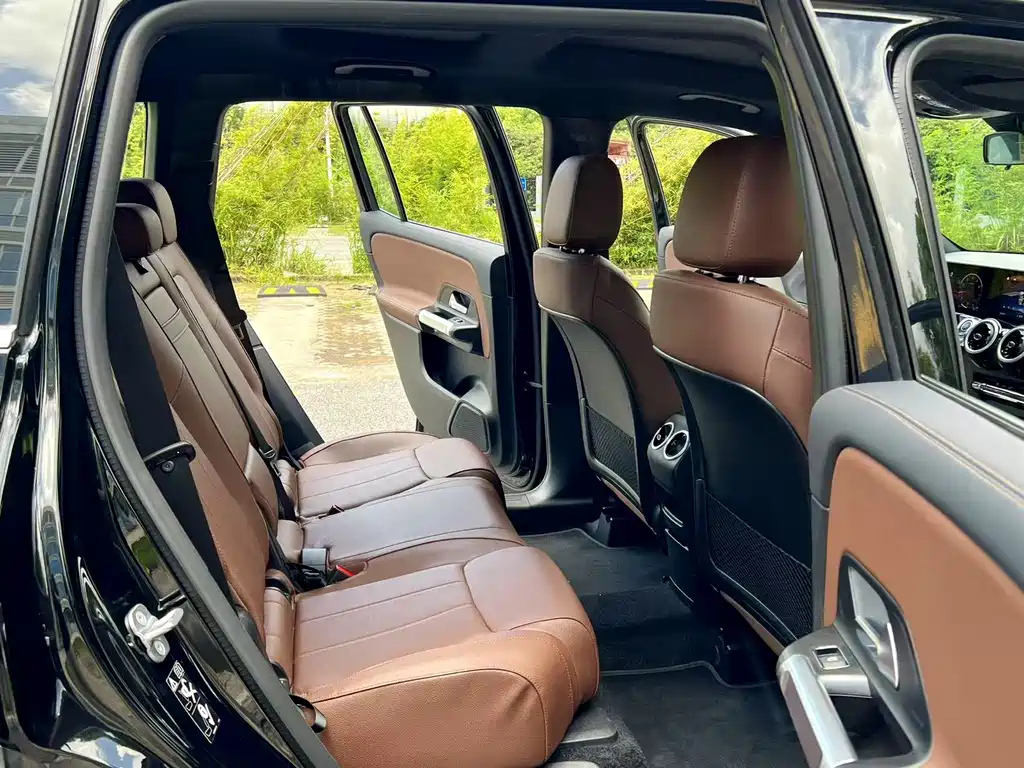MERCEDES BENZ GLB 2024