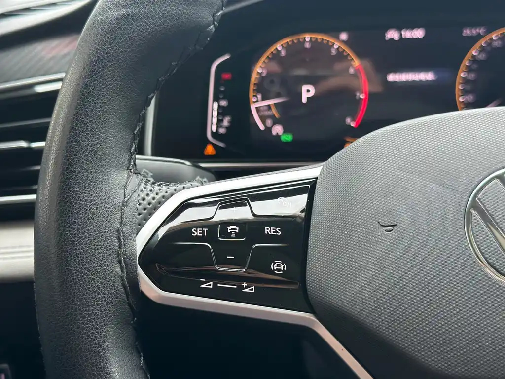 VOLKSWAGEN TIGUAN L 2022