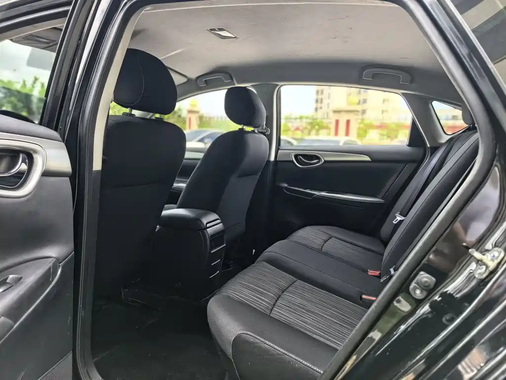 NISSAN SYLPHY 2019