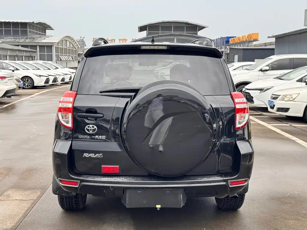 TOYOTA RAV4 RONGFANG 2011