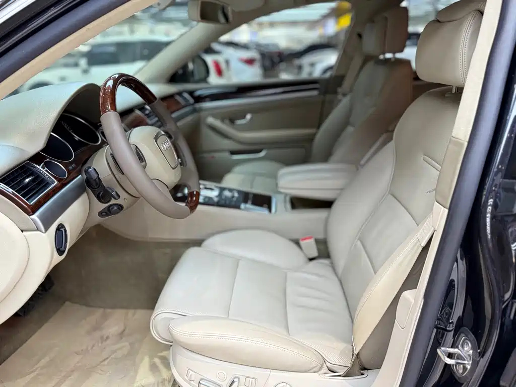 AUDI A8 2010
