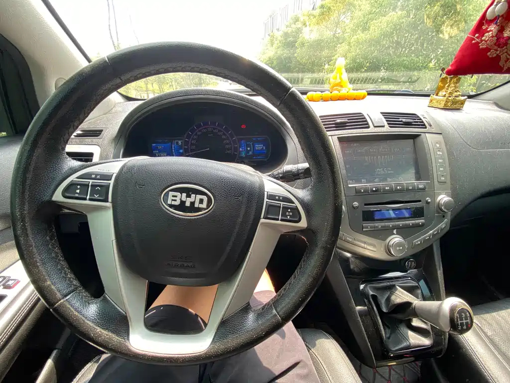 BYD S6 2014