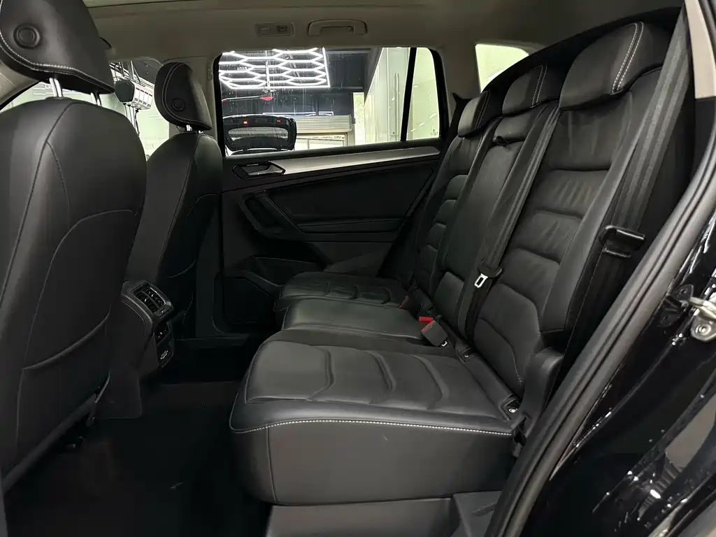 VOLKSWAGEN TIGUAN L 2020