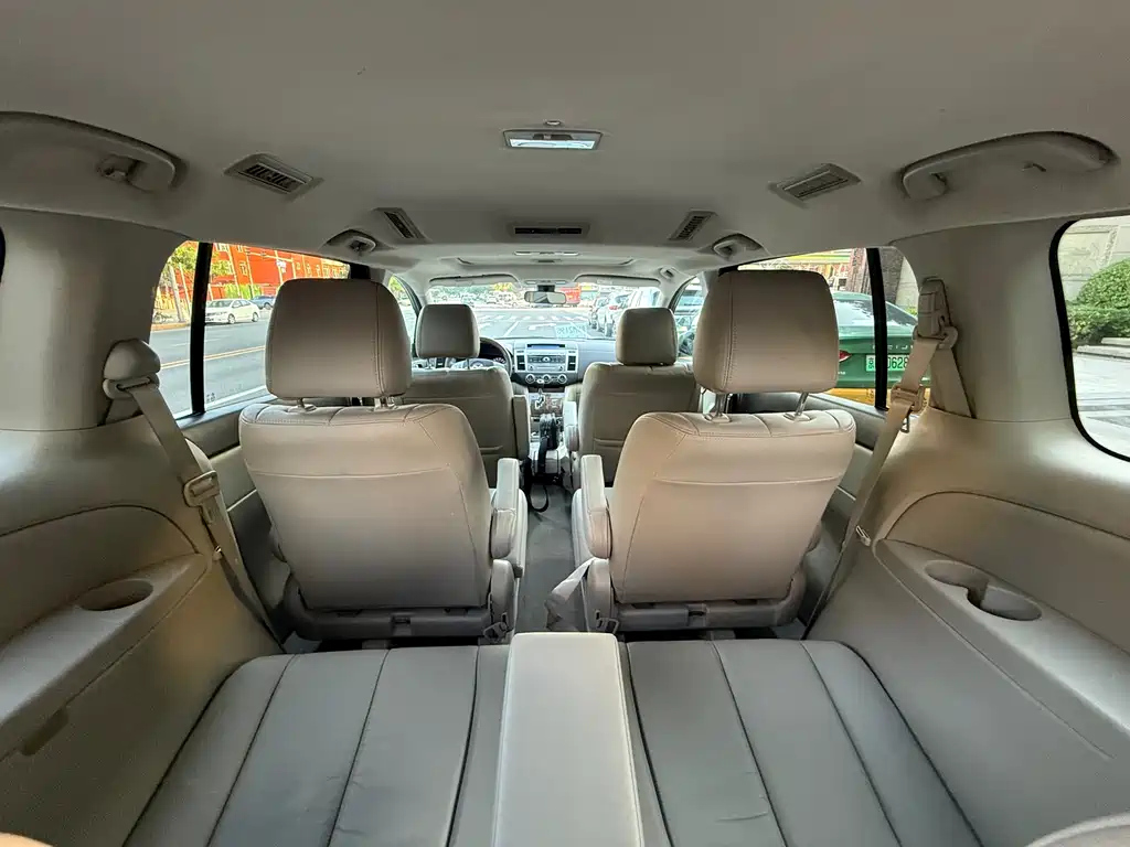 MAZDA 8 2013