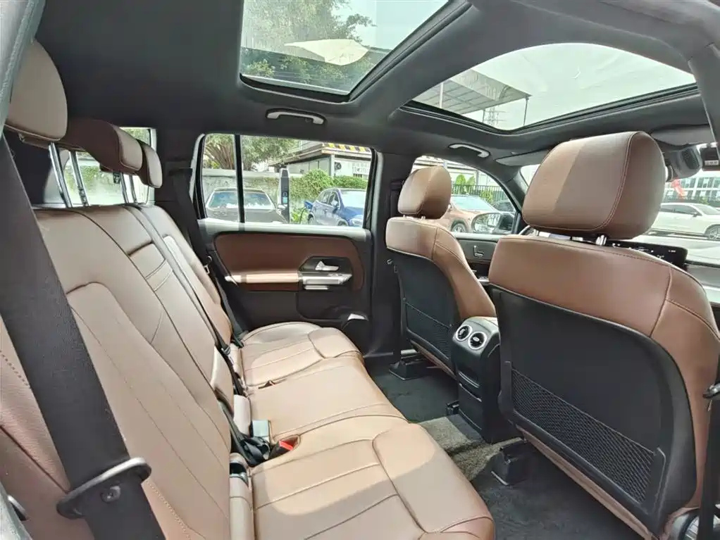 MERCEDES BENZ GLB 2023