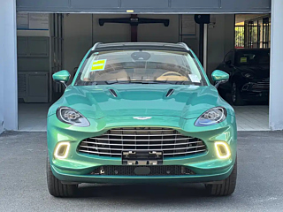 ASTON MARTIN DBX