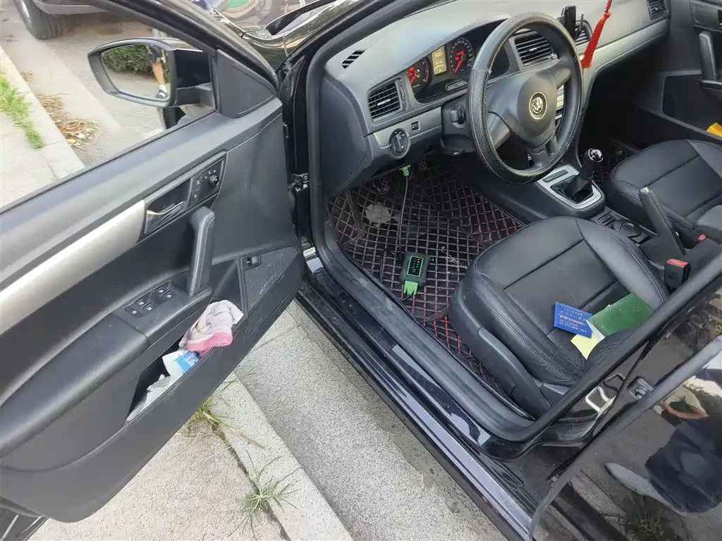 VOLKSWAGEN LAVIDA 2013