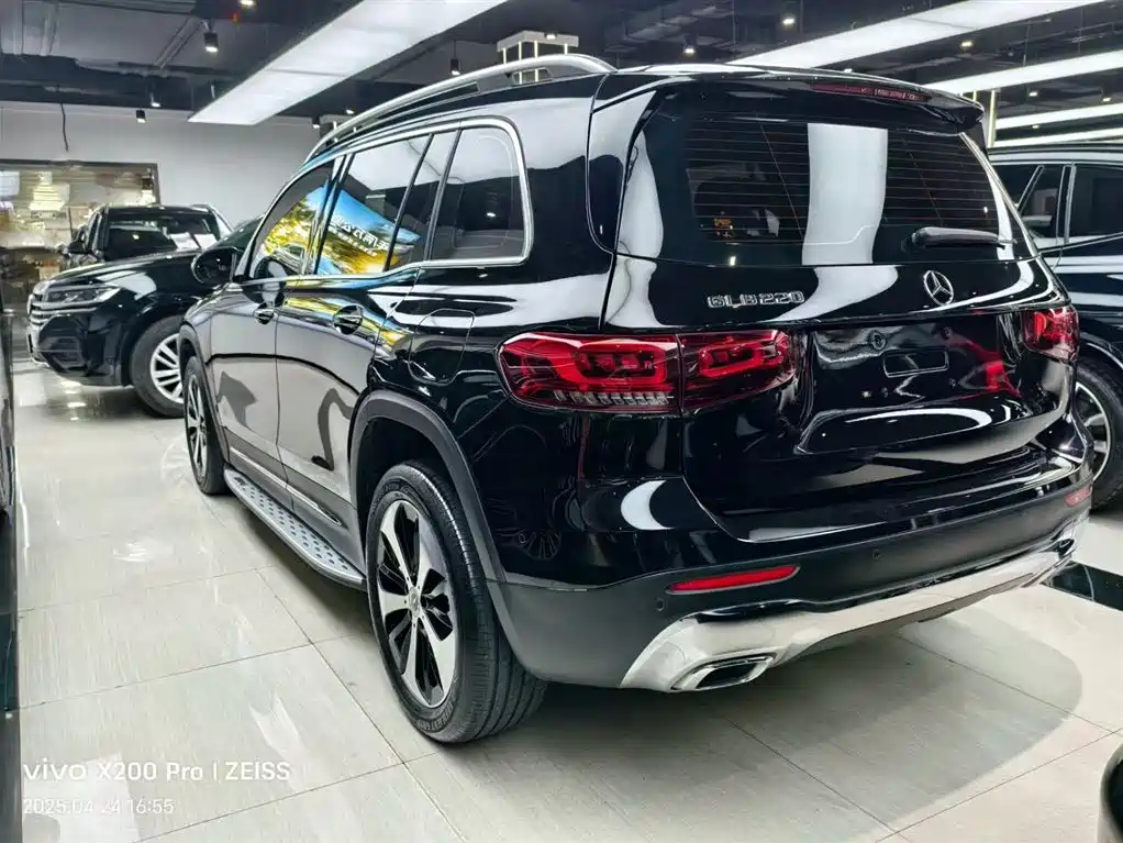 MERCEDES BENZ GLB 2023