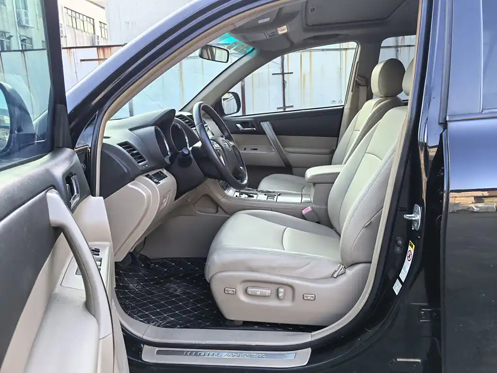 TOYOTA HIGHLANDER 2012