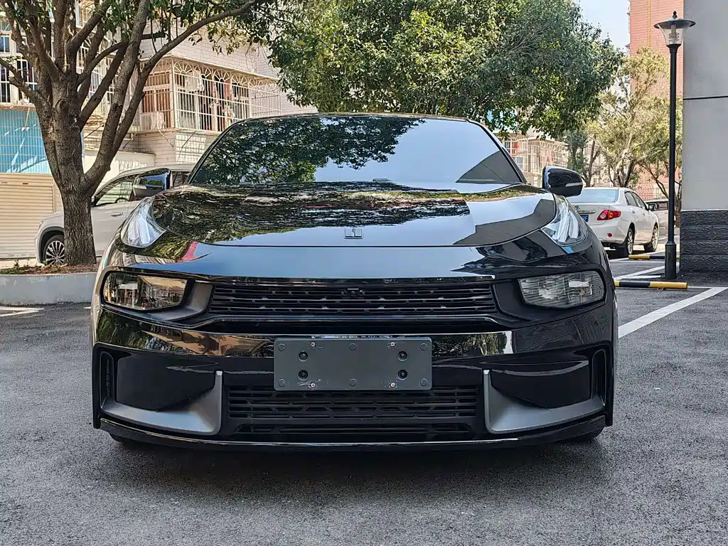 LYNK&CO 03 2022