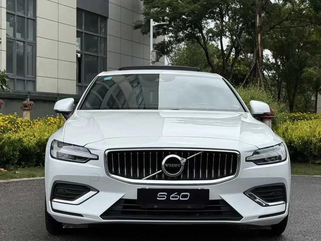 VOLVO S60 2022