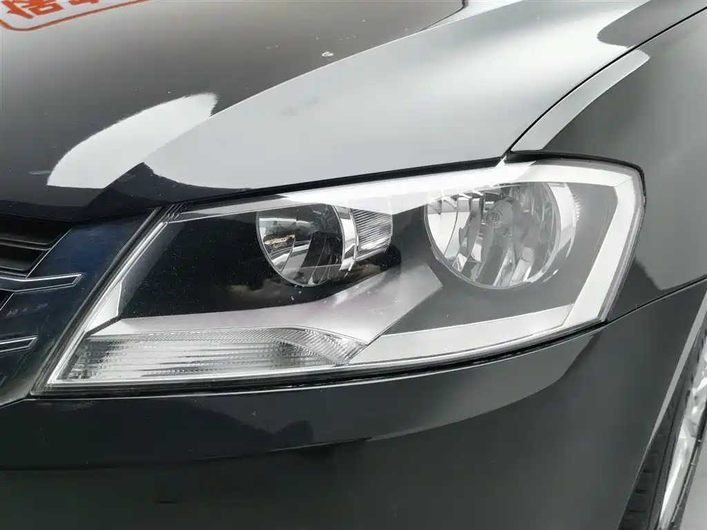VOLKSWAGEN LAVIDA 2013