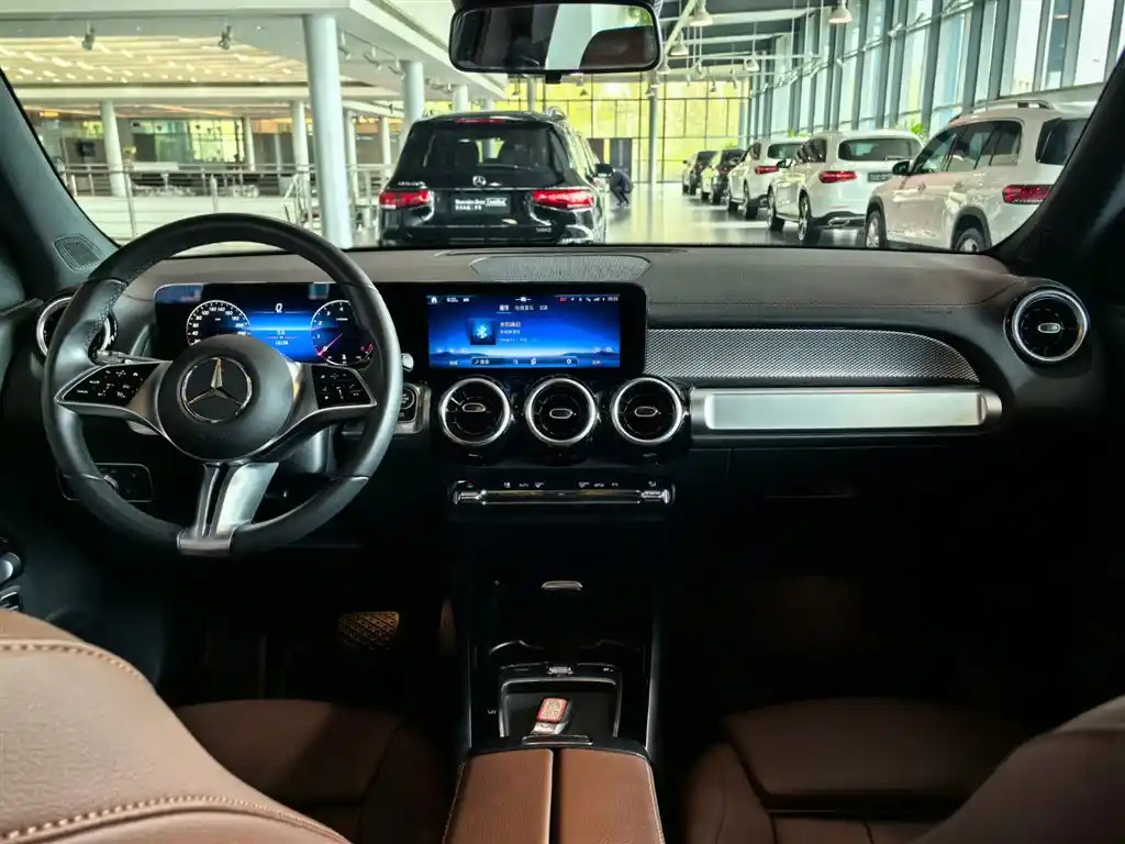 MERCEDES BENZ GLB 2024