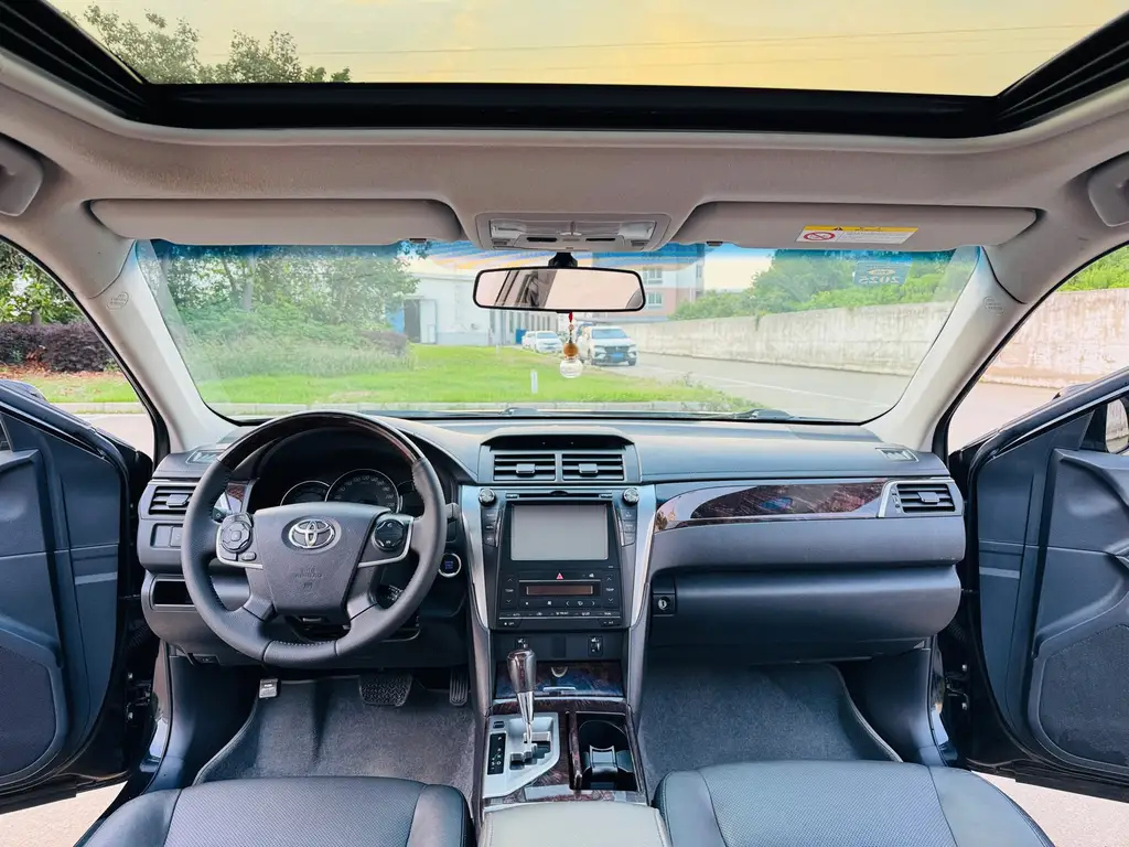 TOYOTA CAMRY 2015
