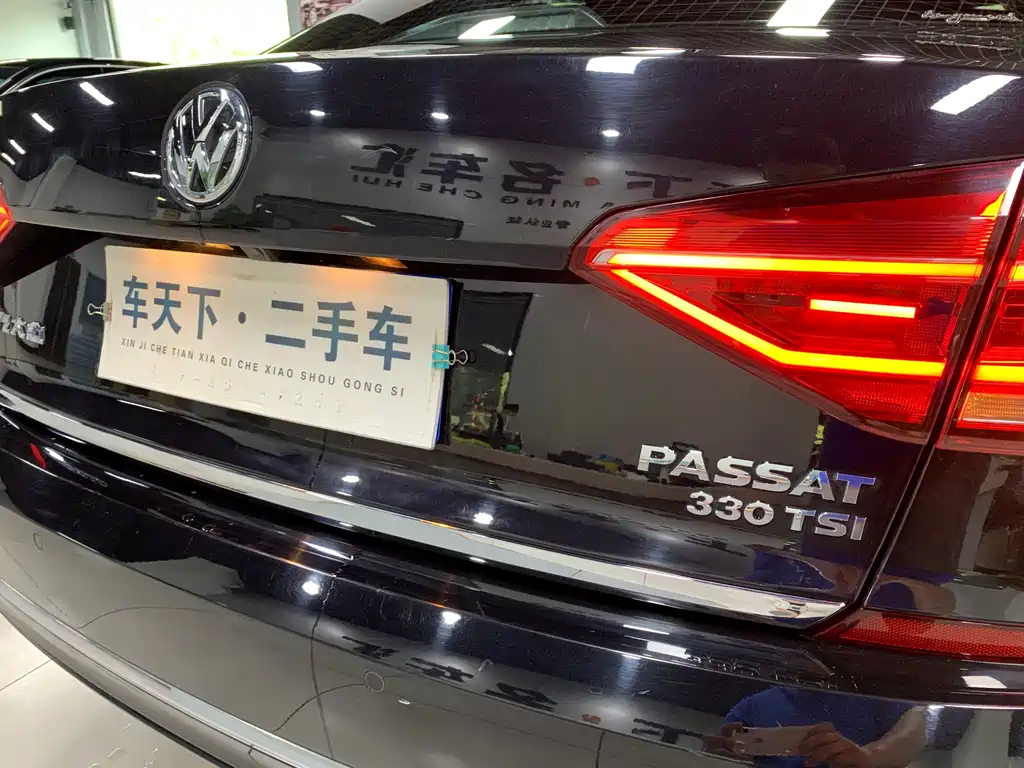 VOLKSWAGEN PASSAT 2017